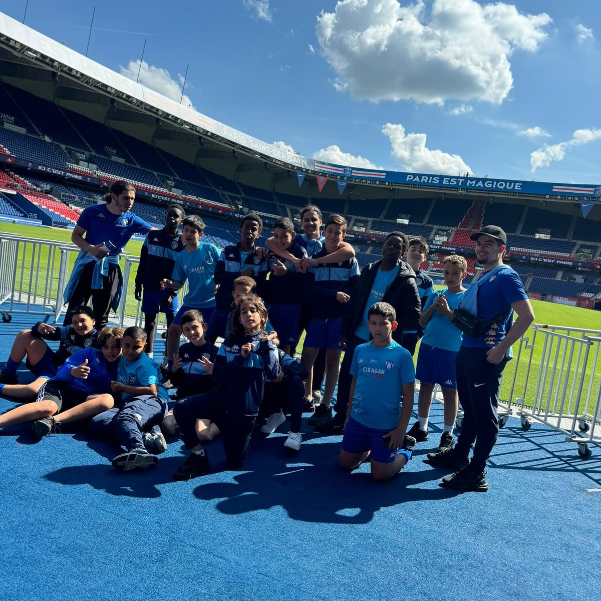 JADrancy tweet media