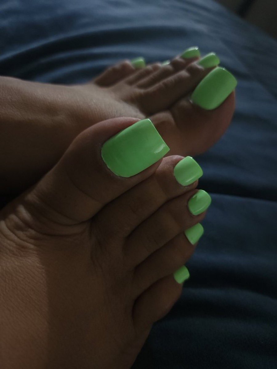 buaksamlik's tweet photo. #beautifulfeet #highheels #HighHeelsAddict #highheelslover #colorfulnails #colorfultoes #suckmyfeet #opentoeshoes #shoeporn #shoelovers #frenchnails #fuckmeheels #sandals https://t.co/8V2TyA4tyk