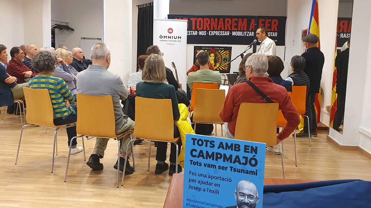 lluiscacau's tweet image. La vida és poesia
Dissabte(i sempre)
en suport a les represaliades de #TsunamiDemocràtic a @OmniumGarrotxa amb @peredelescabres
#PastoriPastisser
Ahir al domo a @FestivalMeandre a #SantJaumedeLlierca presentant
;Punk-i-coma; @ManifestLlibres davant 70 persones.
I el que vindrà