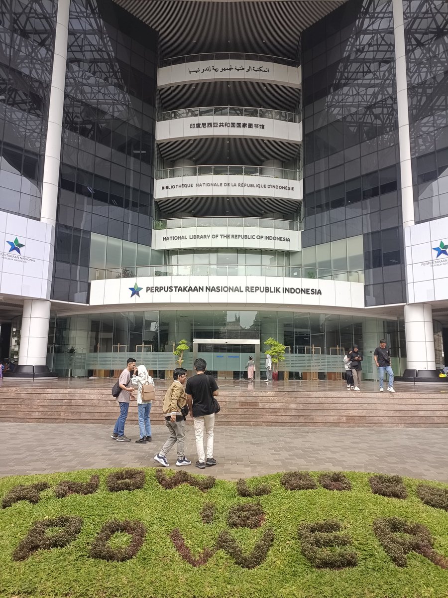 gitgitas's tweet image. Akhirnyaaaa. 
Td ke lantai paling atas niatnya mau liat pemandangan di bawah (monas dll) tp polusinya subhanallah