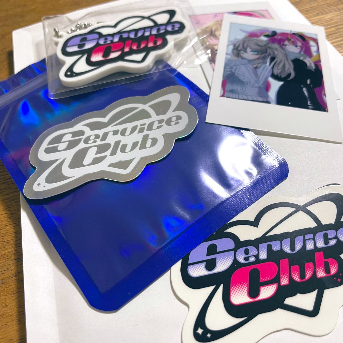 yon28481364's tweet image. あっ！？下書きにいれたまま上げるの忘れてた…土下座人類！
偏光ステッカー好きすぎ！今スマホカバーに入れてる！あとチェキ！チェキ！！かわい〜！！　#ServiceClub
