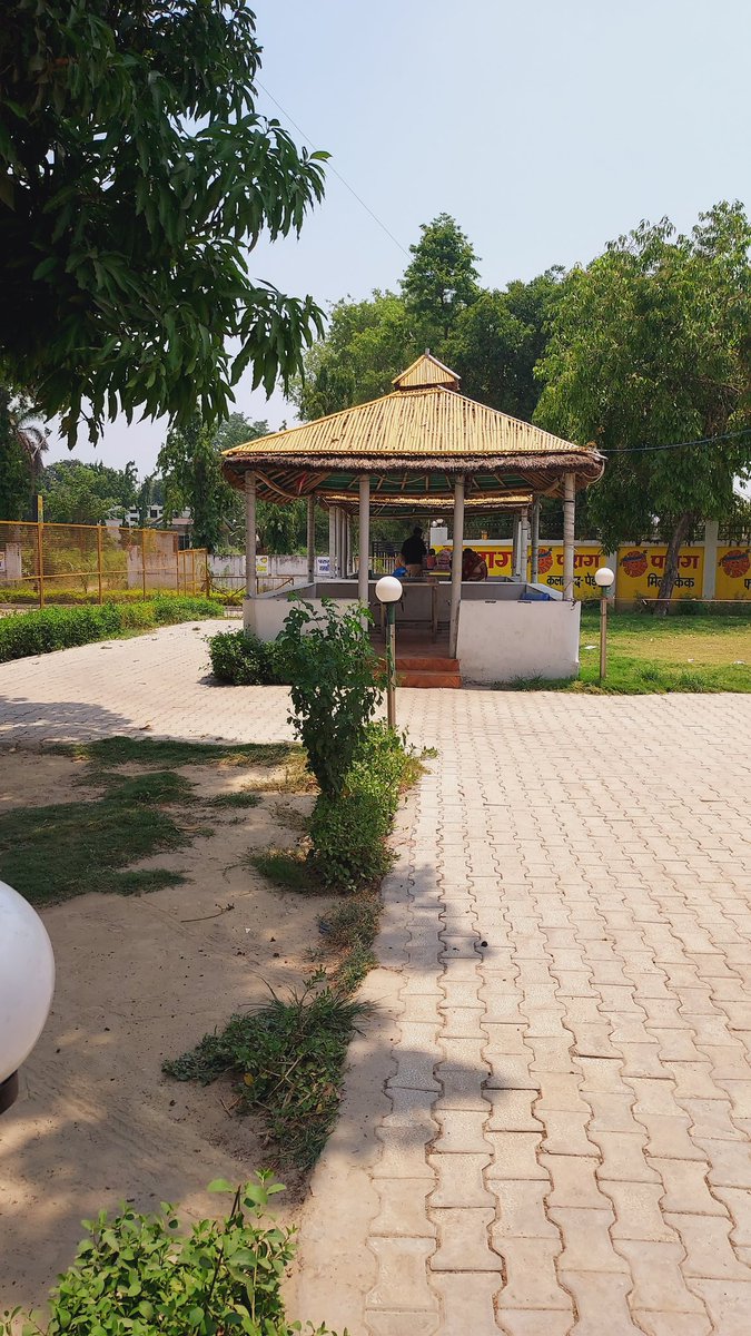 Namashkaram's tweet photo. @paragmilkup Thanks for providing such a wonderful rest area on Moradabad-Rampur Higway. Very neat &amp; Clean Toilets, Table, chairs, working fans &amp; Parag products were so tasty. Thankyou very much to whole team.. 👍🙏 https://t.co/FOibsyynKD