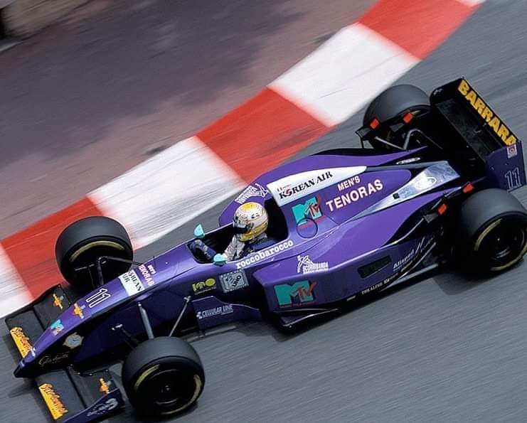 postais90's tweet photo. Um postal por dia
🗓️1995
Gp Mónaco
Domenico Schiattarella
Simtek Ford
.
#F1naSPORTTV
.
#postaisdos90
#f1 #formula1 #90s #formulaone
@vamosfalardefum
#Monacogp
#retrof1 #f1history #Retrogp #grandprix #race
#photooftheday #F1fans #racing #motorsport
#f1racing #flll #Motosport https://t.co/gilTsrqybo