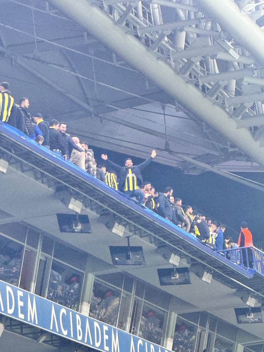 Uyanının ulan bugün ⁦<a href="/Fenerbahce/">Fenerbahçe SK</a>⁩ in maçı var. ⁦