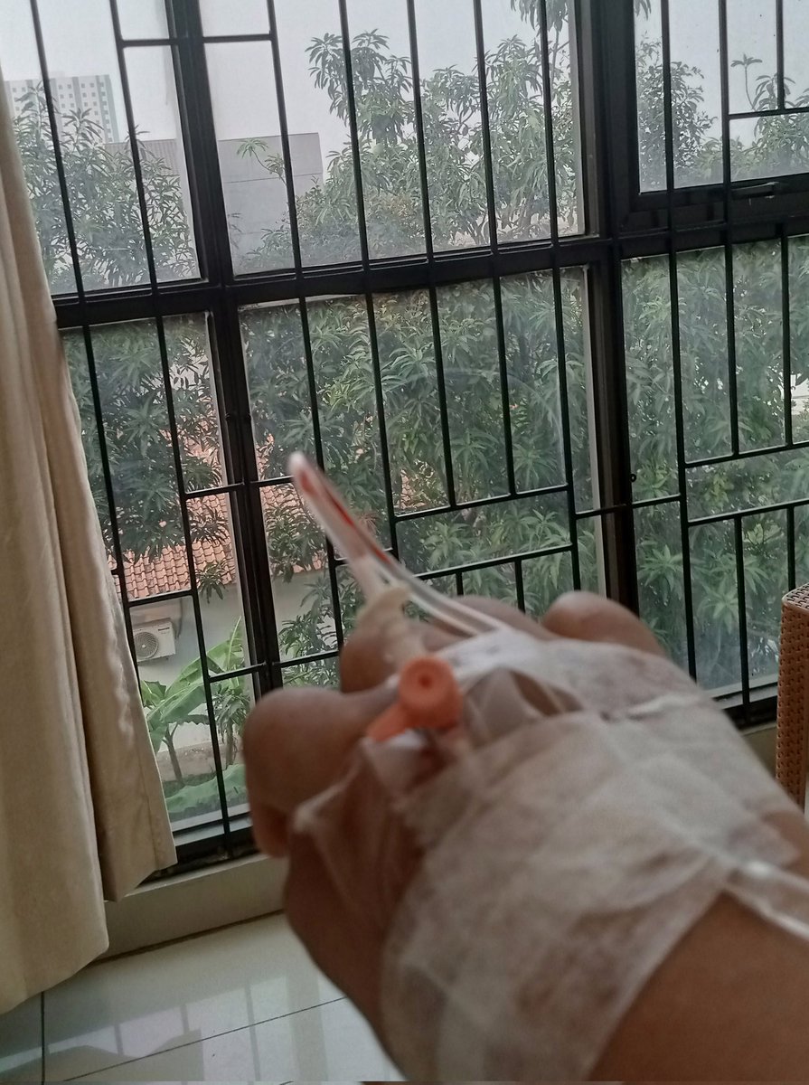violagrist's tweet photo. I just got out of the hospital. This is the 3rd time I have been treated in 2 months. My leukocytes are far above normal.
Everyone forgive me if I'm so slow at work. but I really work to pay for all the expensive hospital bills and medicines. I don't have anything anymore. https://t.co/3wNuc6s3Fu
