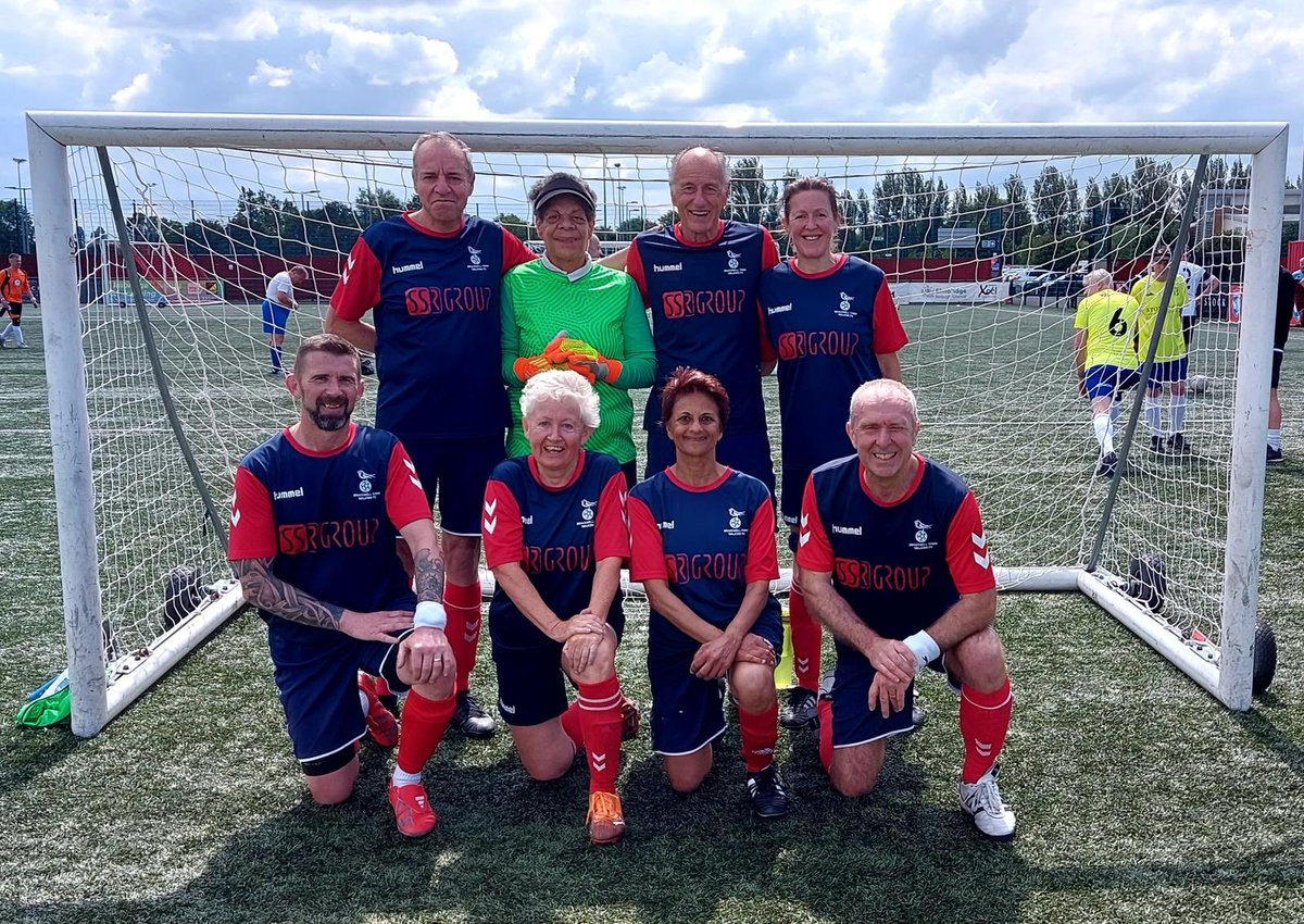 Bracknell Town Mixed Team setting the pace after Friday’s round at SWFL ⚽️👊 #robins #walkingfootball