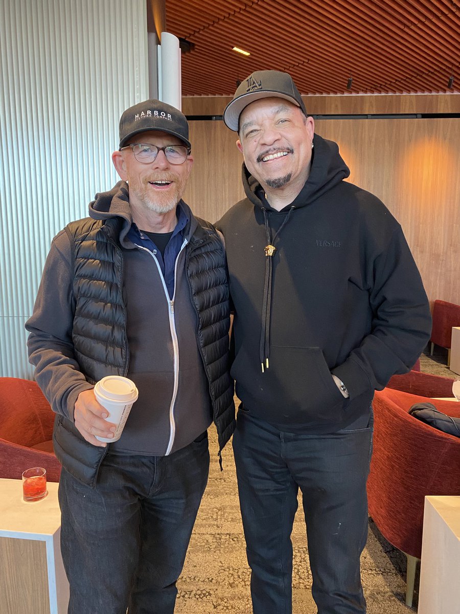 Traveling back to NY from LA and crossed paths with OG Ron Howard.. He is an Incredible director and part of my TV childhood… If you know you know. 💥