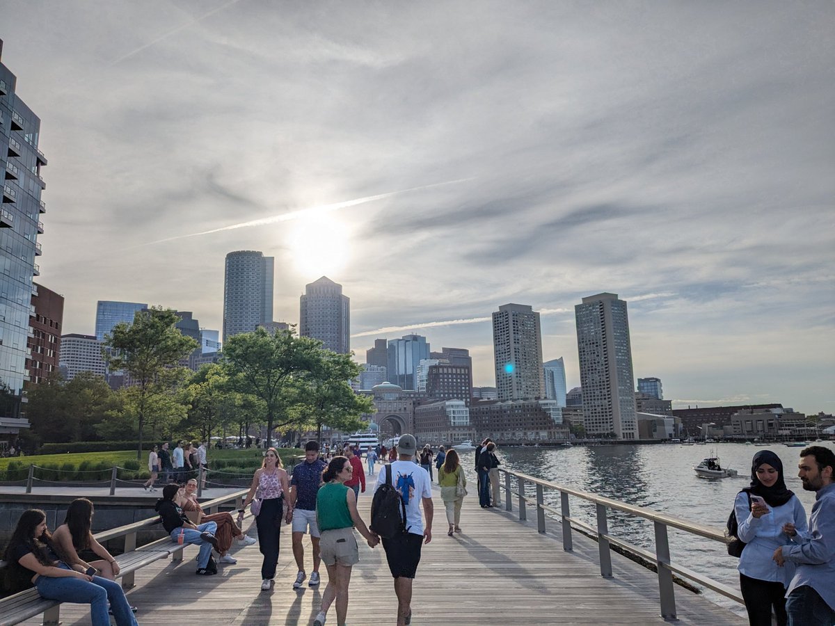 諸用でボストンへ
夕方6時半ですがまだ明るいのが良いです

#いまそら #イマソラ 
#企業公式さんと繋がりたい
#企業公式つぶやき部
#企業公式相互フォロー
#企業公式フォロー祭り
#ボストン
#サマータイム