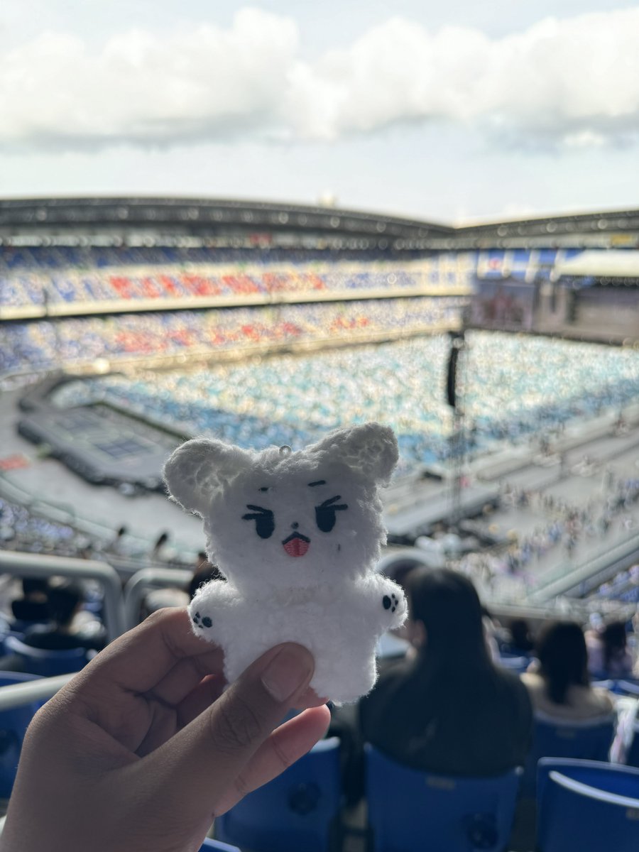 Happy 9th anniversary, my solace <a href="/pledis_17/">세븐틴(SEVENTEEN)</a> 🌸💎