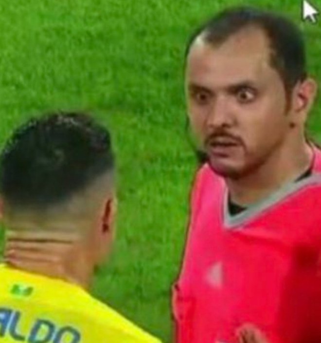 #نهائي_كاس_الملك
- إن صحت الأخبار بأن الهويش هو حكم الڤار في النهائي فنشوفكم الموسم القادم ولا أحد يزعل نفسه
- رأس مالها كورة وجلد منفوخ و طواقي تتنقل من مكان لمكان