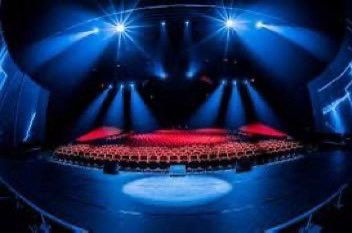 Mijn land🇺🇦 is in oorlog. Binnengevallen door een terroristische staat. Het is geen business-as-usual. We kunnen niet normaliseren wat niet normaal is. Onbegrijpelijk dat het management van <a href="/Theater_Adam/">Theater Amsterdam</a>  een optreden toestaat van 2 RU influencers gelieerd aan de RU staats-tv 1/