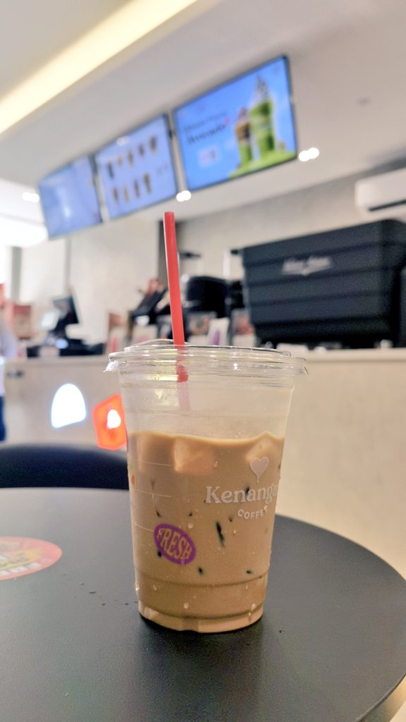 Saif_speak's tweet photo. Kenangan Latte 😋
No 1 favourite currently!

P/s @KenanganCoffee,bila nk bukak kat kota damansara pulak?? https://t.co/T7MLJtaSXW
