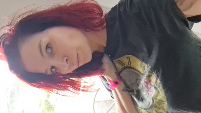 Bonne journ&eacute;e les loulous !  Je suis fan de ce tee shirt https://t.co/6zY7qTcpIY