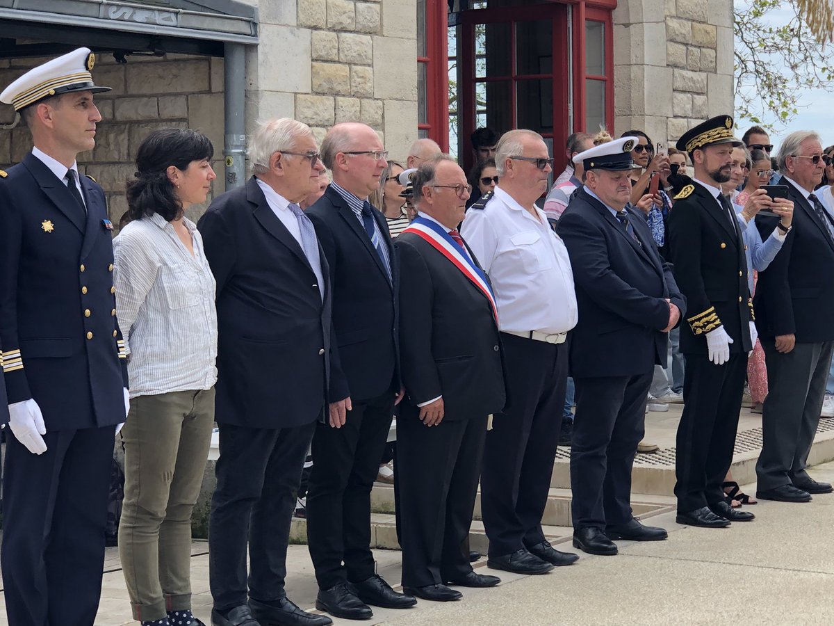 I_F_M_17's tweet photo. Le bureau #IFM présent au #YCC @AggloLR pour la remise des prix PMM @MarineNationale en présence @Prefet17. @IFMbrest @Ifremer_fr @JFFountaine @SO_LaRochelle @SGMer https://t.co/rhp6PIBaga