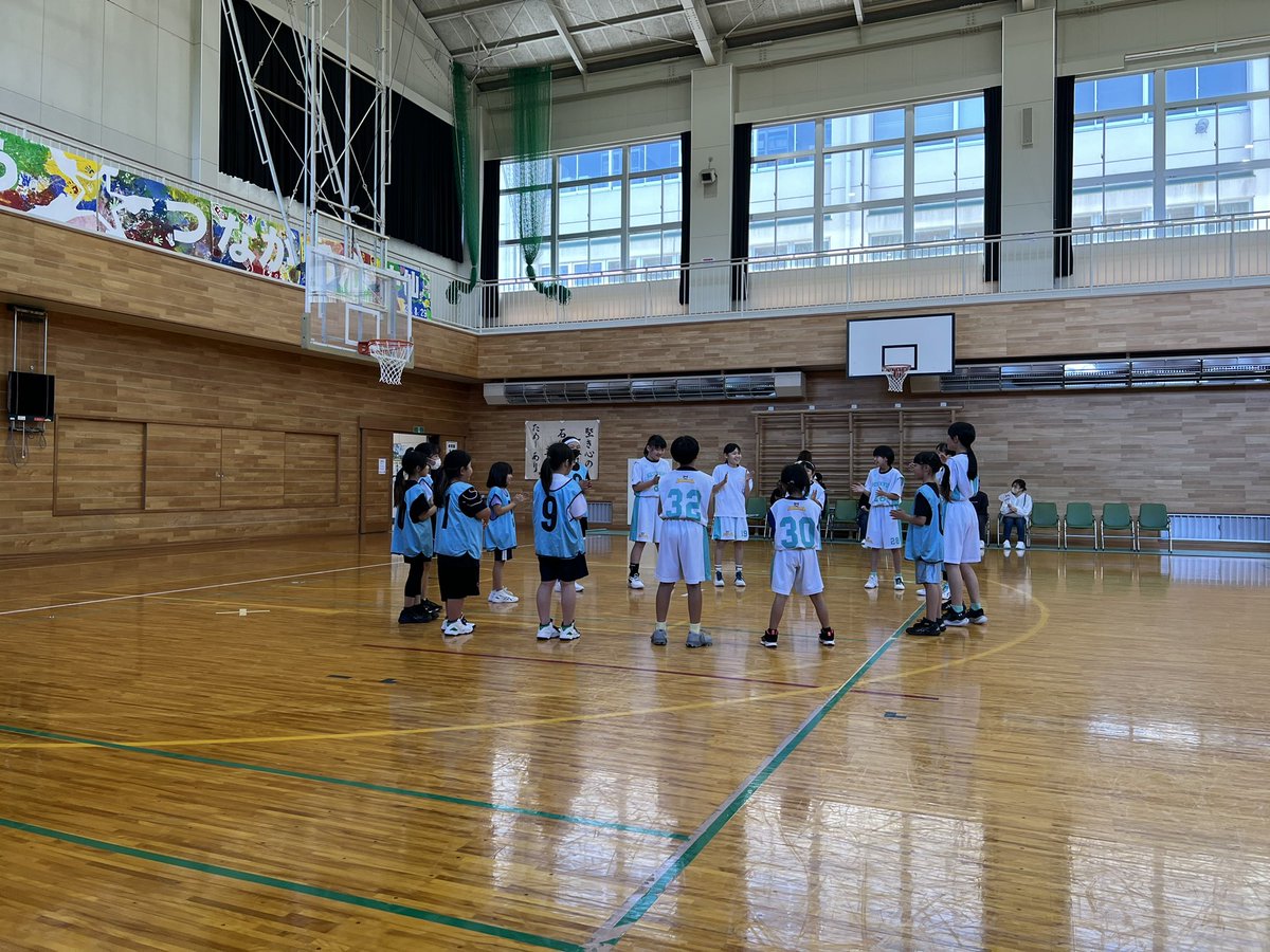 KminiBASKETBALL's tweet photo. 【練習試合】

今日も一日練習試合でした!!
岩手県からお越しいただき、ありがとうございました🙇‍♂️
新メンバーもたちの成長も見られました✨
素晴らしい👏

明日からまた練習頑張ろう🔥

#気仙沼ミニバスケットボール少年団 #気仙沼ミニバス #ホヤぼーや #ミニバス #気仙沼 #バスケットボール https://t.co/bhd7HqDLug