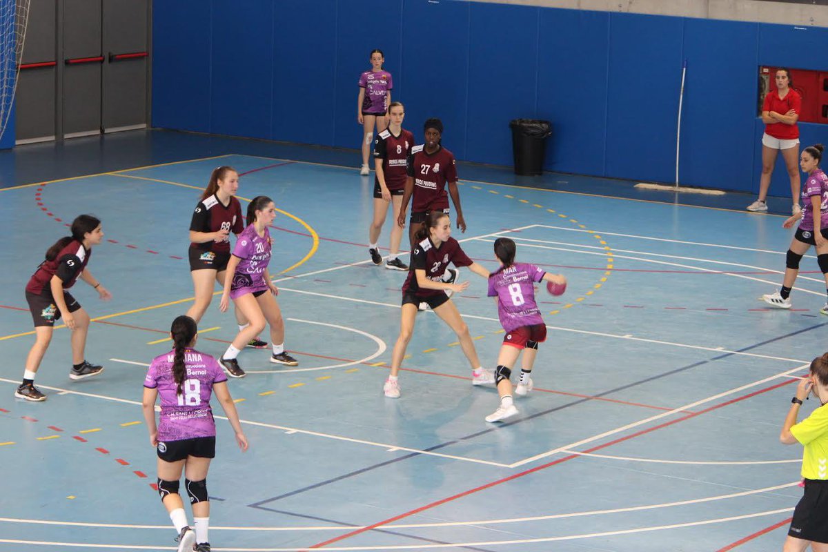 LleidaHC's tweet image. 🤾🏼‍♀️ Avui l’Infantil femení es juga el 3r i 4t lloc del TOP4 de Segona Catalana a les 10:30h a Sant Feliu.
TARRAGONA HC⚔️LLEIDA HC
A per totes!!! 💪🏼
#LleidaHC #top4 #equipsbase