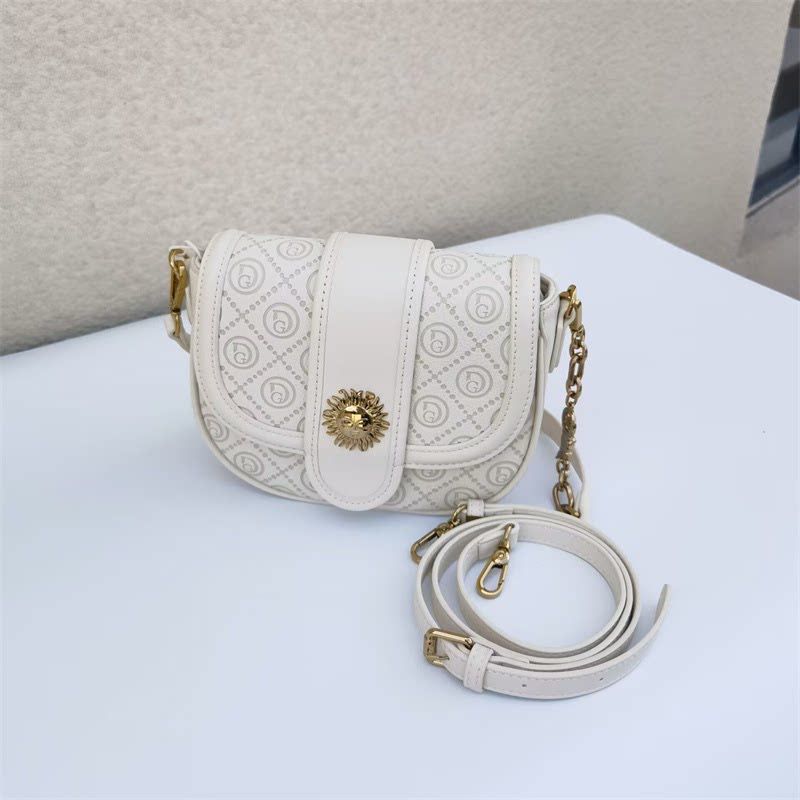 loopitstore's tweet image. #newlaunch
Style that defines you. Presenting our latest collection of Loop Bags.
Single compartment.
Go and Grab your's
Shop Now 🛒🛒🛒
DM for orders &amp;amp; queries📩📮📧
COD available