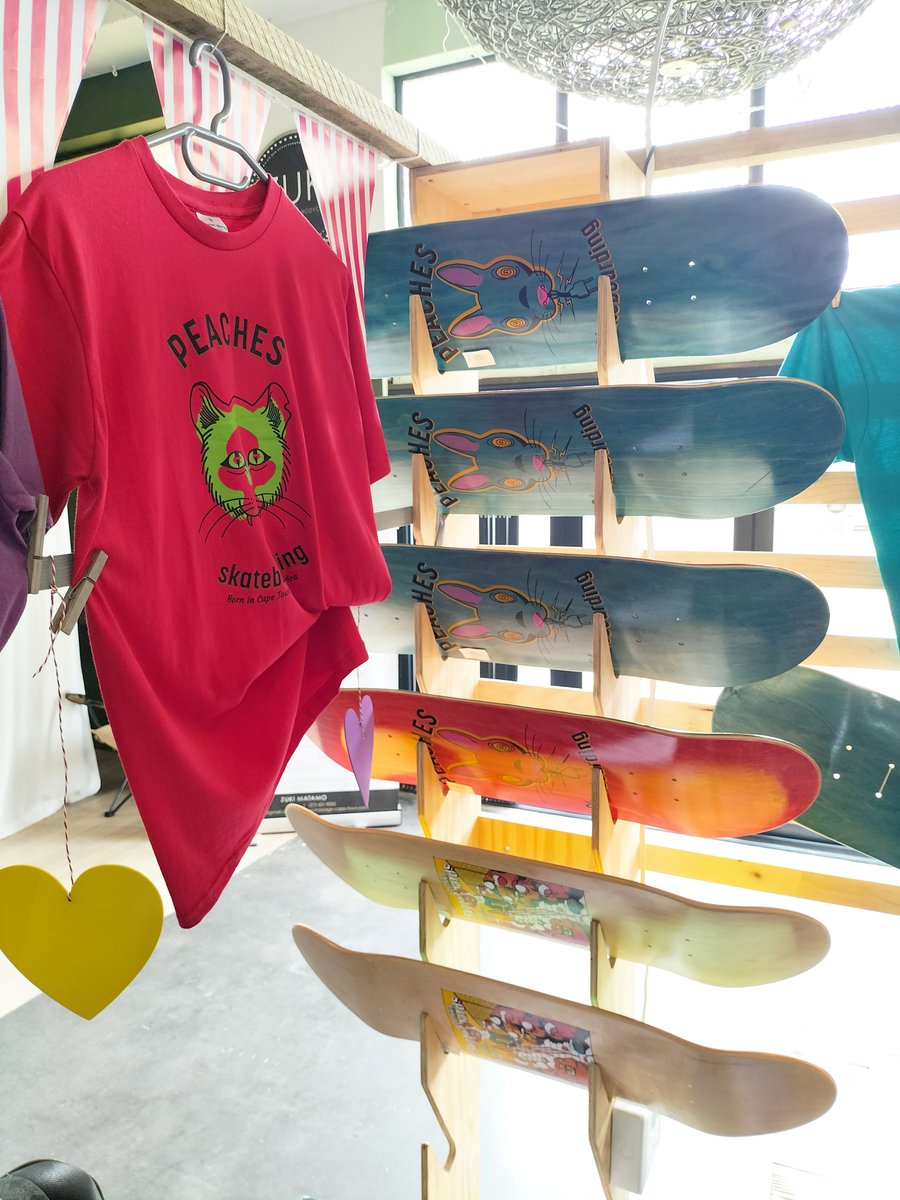 Experience the pure joy of childhood again with a new Peaches skateboard! Donate your old skateboard and get 10% off a brand-new one. Grab your skateboard today and let the good times roll! 🛹✨ #SkatePeaches #BayHarbourMarket #HoutBay