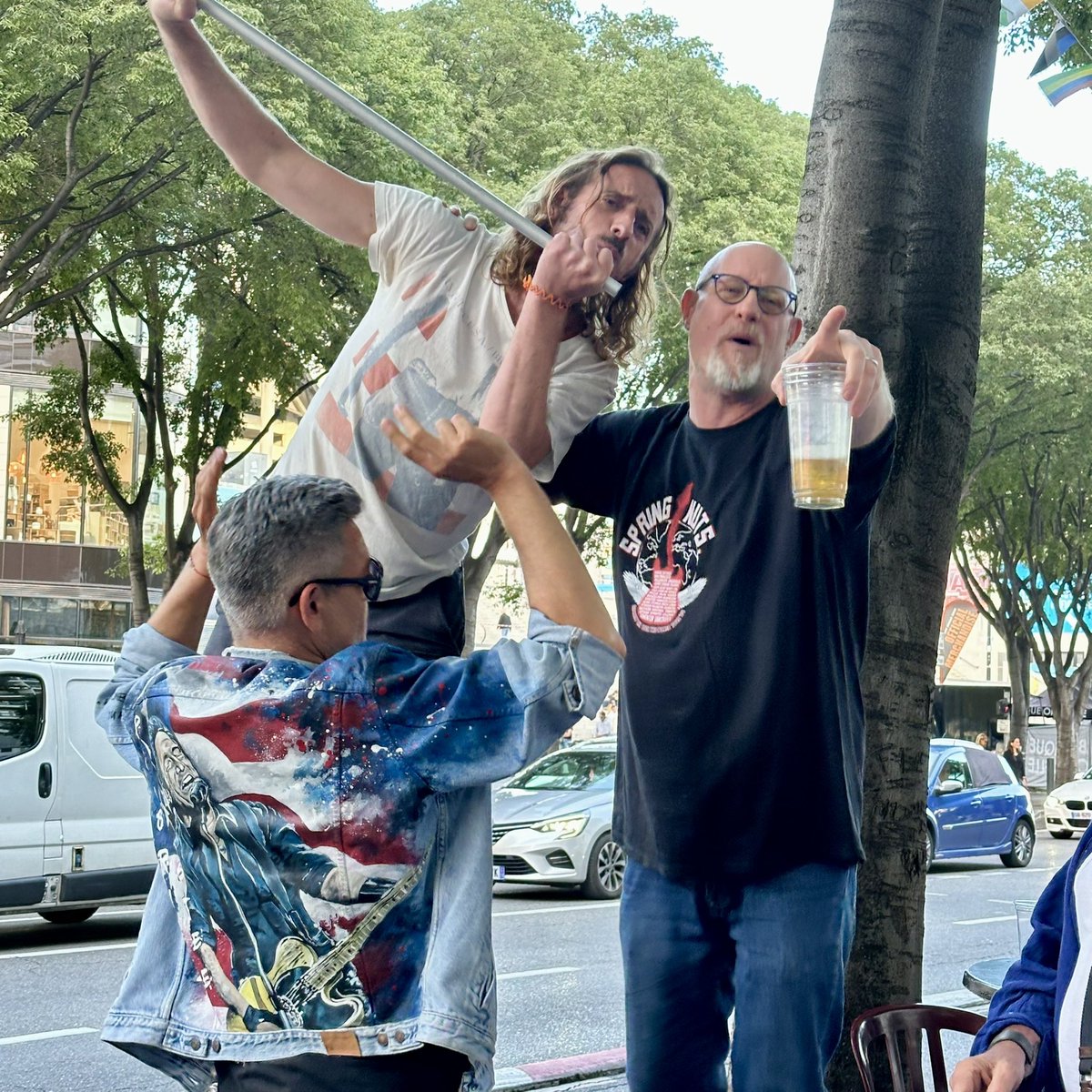 Steven Z. Ehrlich (It Costs Nothing to be Kind) tweet media