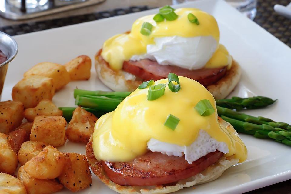 Easy Eggs Benedict is Pure Perfection 👍🍭🍤 ~ C #CheruiyotTheHero  #NRLBroncosTitans  #twitter #SundaySpecial #yum