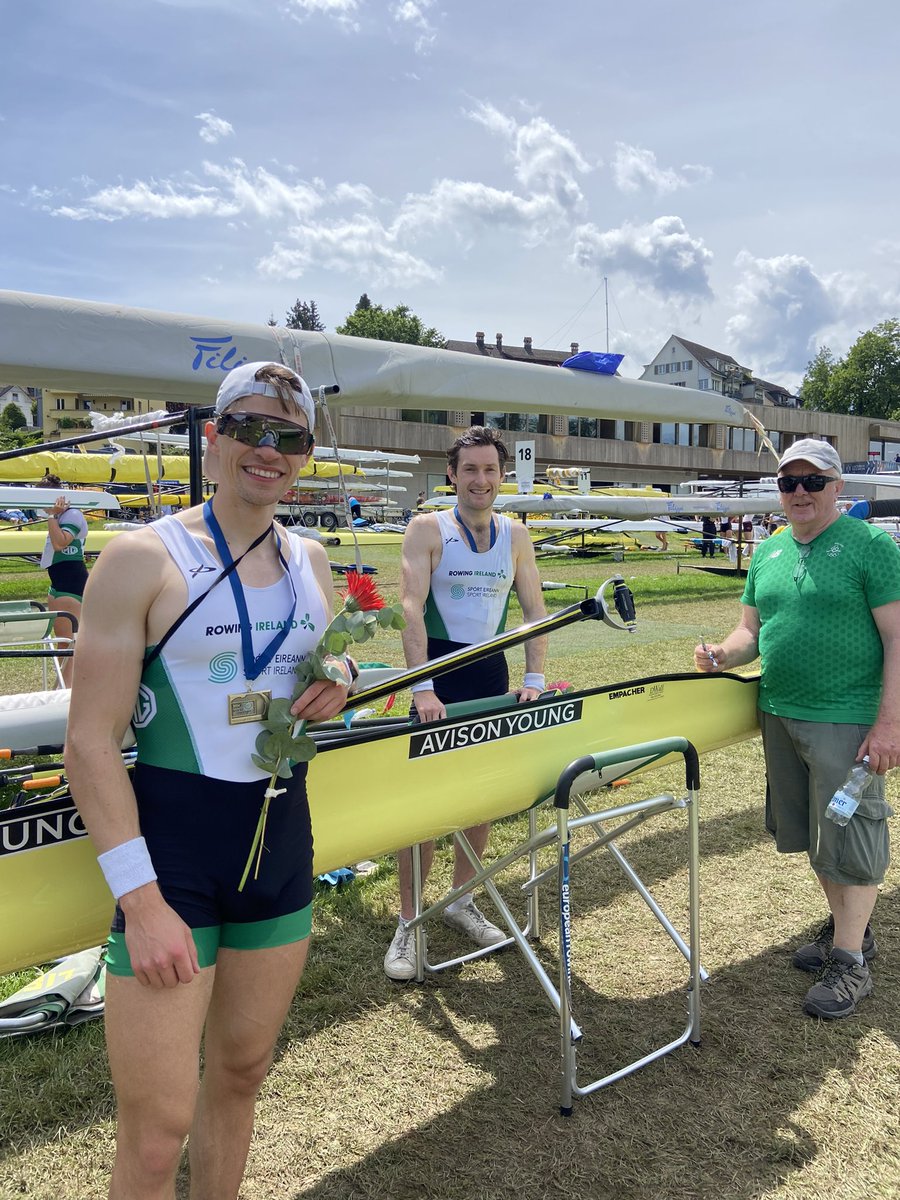 All smiles😁😁😁
Bronze medals for the boys!!
Well done Paul, Fintan and Coach Casey👏🏼
World Cup 2 over and out 🇨🇭✅

#goskibb #skibbrowing #goireland #worldcup2
