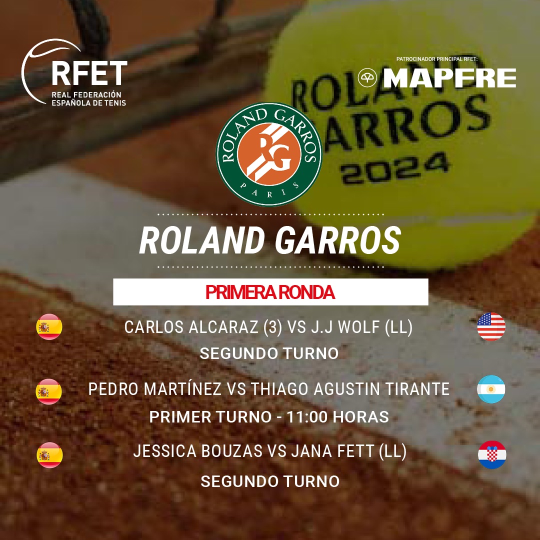 ¿Sabéis a qué se debe esa sonrisa de Carlos?😏 ¡Eso es! Hoy comienza el cuadro final de #RolandGarros con 3⃣ de nuestros 1⃣4⃣ tenistas en acción. ¡Se vienen dos semanas de mucho tenis! 😍 📸 @rolandgarros