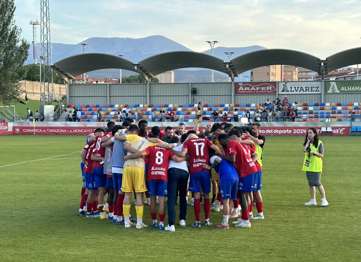 FINAL 🔚

Hoy acaba una temporada que la aficion ha calificado como TRABAJADA, AGUERRIDA, MOLOna, HISTÓRICA, VIBRANTE, , con PITERA…
Y todo, porque los chavales, capitaneados por <a href="/molo31/">MOLO</a> se han dejado todo en el campo para defender una camiseta por media España #GRACIAS #Pumas