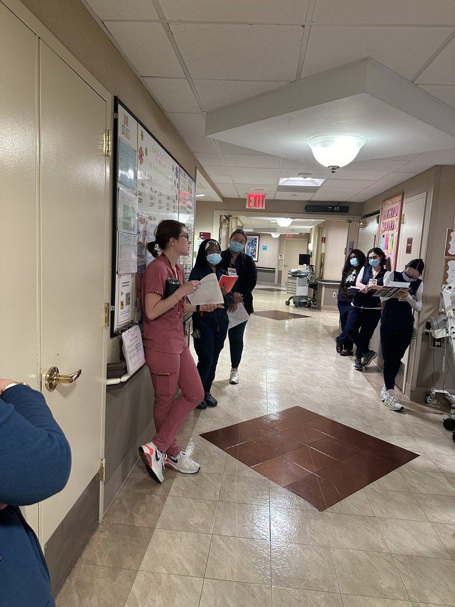 Oncology education at its finest with our very own oncology pharmacist Marina Reed. I6 team receiving education on our leukemia pts who will be receiving high dose Cytarabine (HDARAC)
#learningisfun #qualitypatientcare #wecare @GTdancenurse @alanmlevin @NYPCommunity @nyphospital