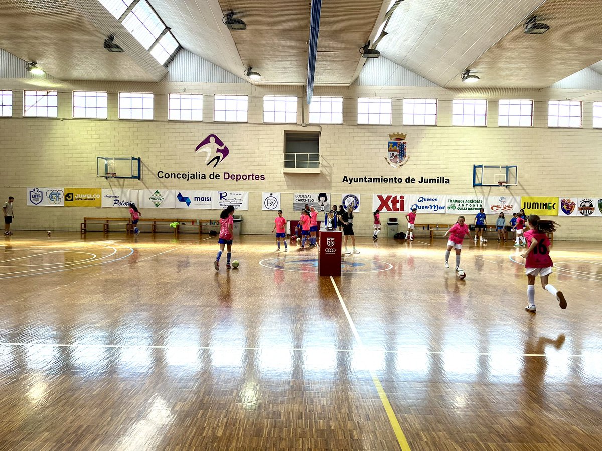 Todo preparado en el Carlos Garcia para la final alevín Copa @ffrm_es femenina