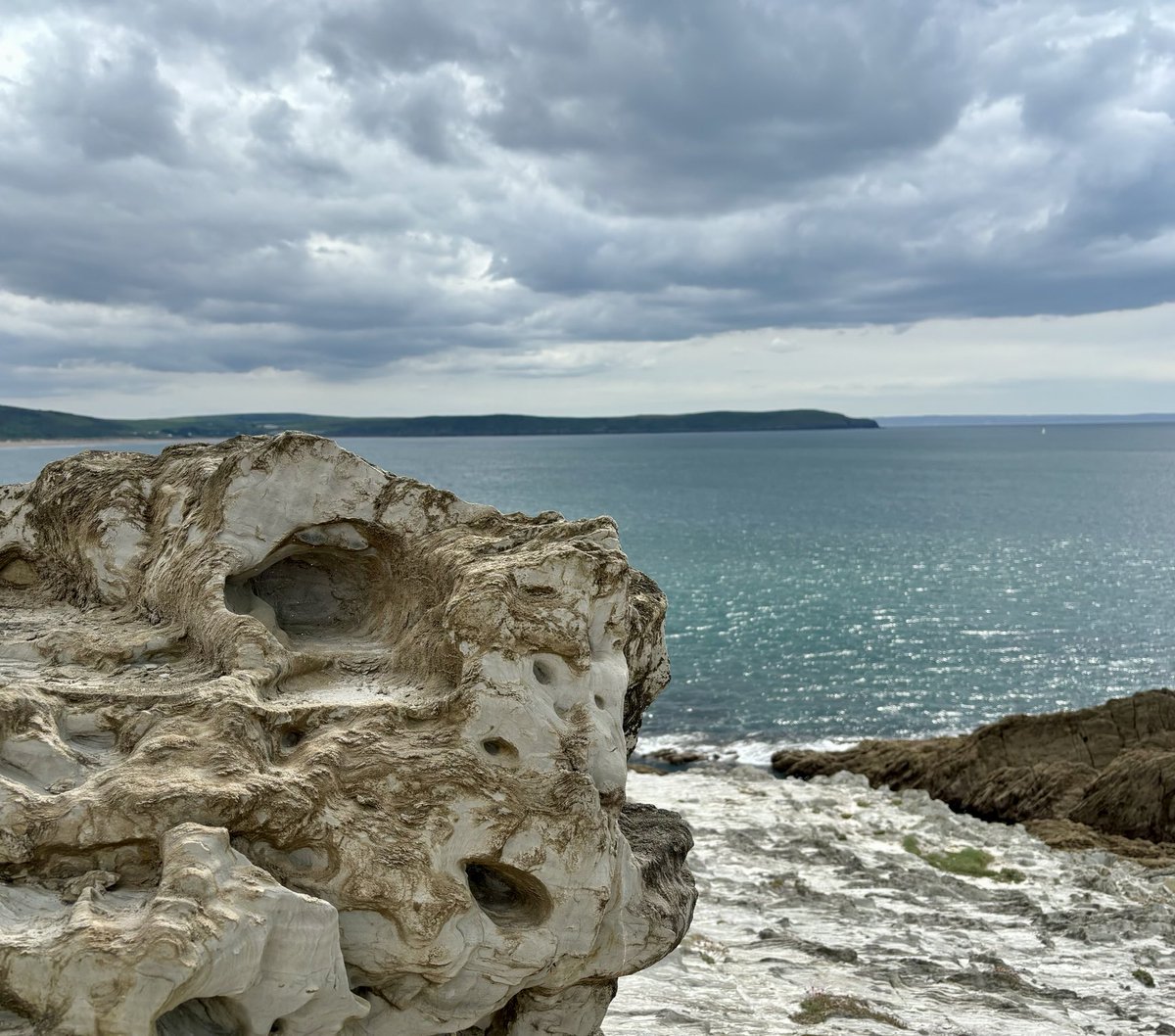 Dramatic skyline looking out from Morte Point to Baggy Point. Mortehoe, Woolacombe, North Devon 💙