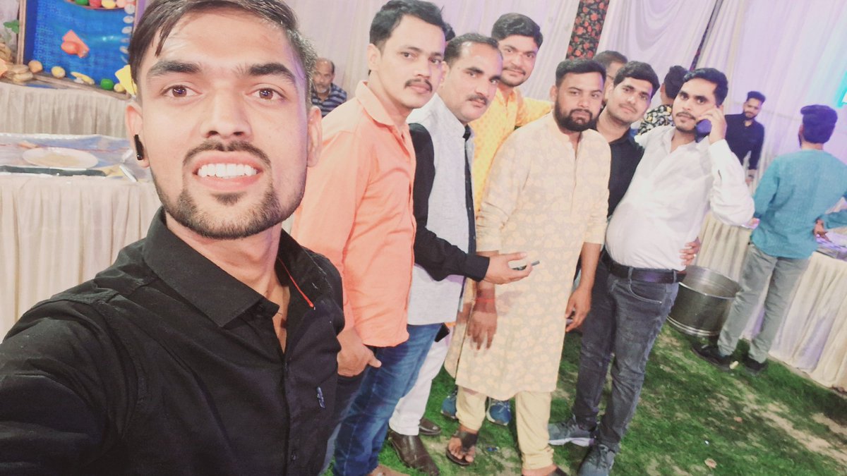 ArmyloverJatin's tweet image. मन में हमेशा जीत की आस होनी चाहिए।
नसीब बदले या न बदले,वक़्त जरूर बदलता है।। #JaiHind #jatin_jaihind #postingchallenge #viralchallenge #PostViral  🙏🙏