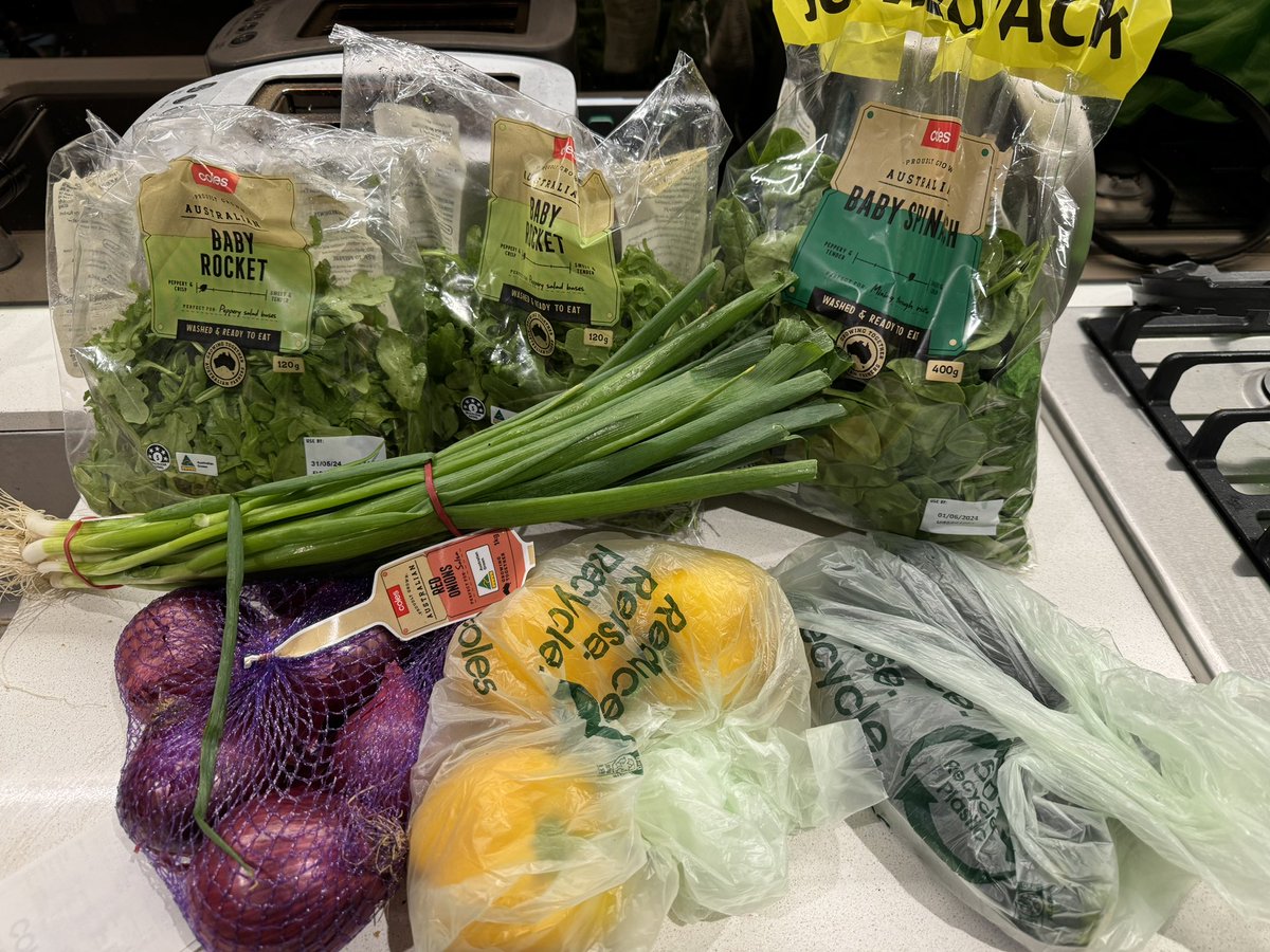 Let’s play “we warned you it wouldn’t be easy under Albanese”. Tonight at Coles I bought: - 400g baby spinach - 2x 120g baby rocket - 3 zucchinis - 3 yellow capsicum - a bunch of spring onions - a bag of purple/red onions What did it cost? #auspol
