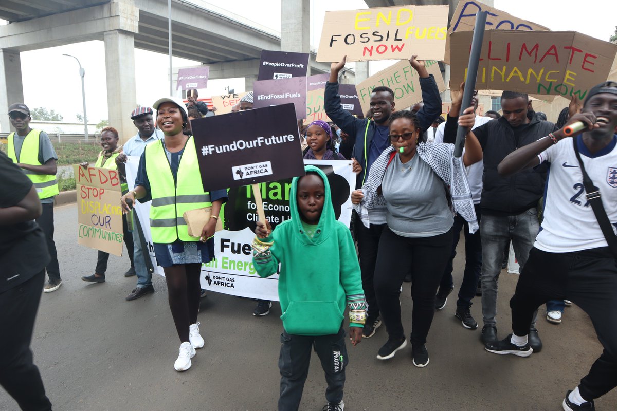 ✊🏿✊🏾✊🏽 #FundOurFuture