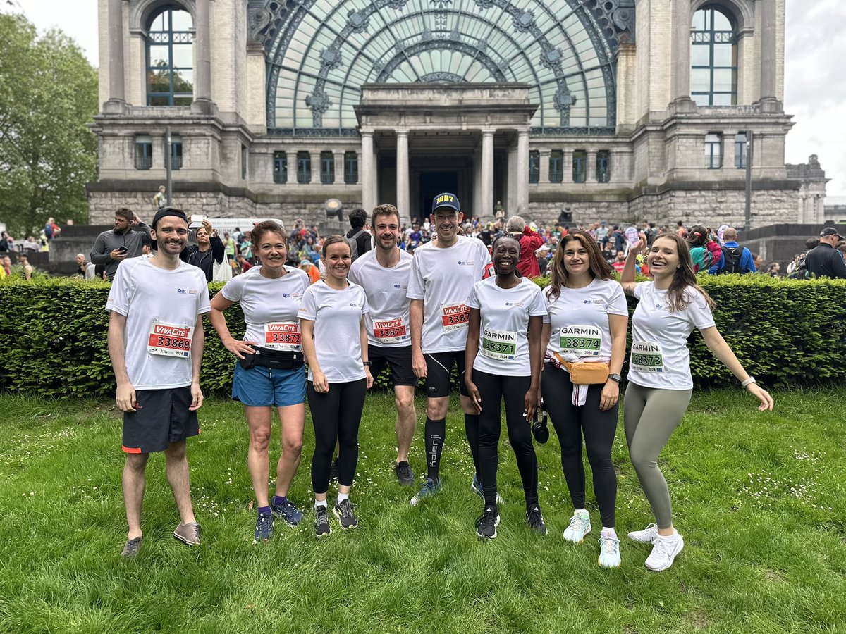 EU_Brain's tweet photo. EBC ready to start 20km Brussels! Good luck to all the runners and walkers! 💪🏻 #Move4YourBrain #NoHealthWithoutBrainHealth #20KMBXL #RUNBRUSSELS #WALKBRUSSELS https://t.co/yJAvpKCovY