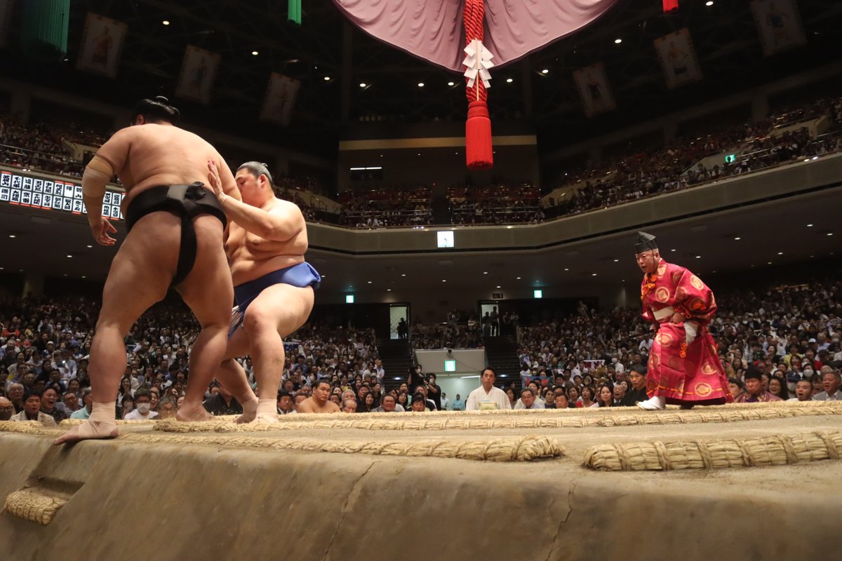 大の里初優勝！＞ 大の里が阿炎に勝ち、初優勝を果たしました。 #sumo