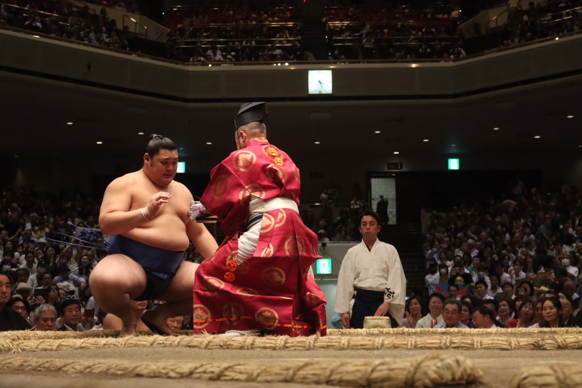 大の里初優勝！＞ 大の里が阿炎に勝ち、初優勝を果たしました。 #sumo