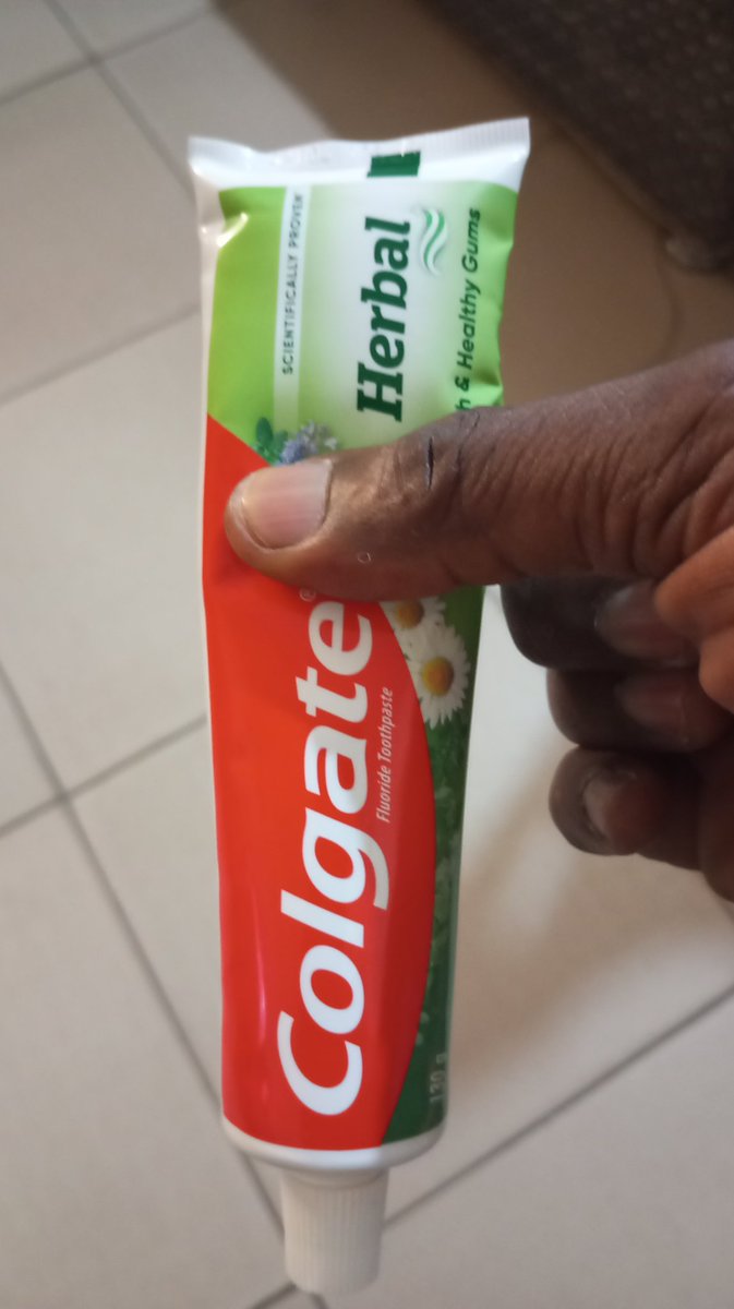 sojiojediran's tweet photo. This is #Colgatetoothpaste bought yesterday at 1500 Naira and when felt it's half empty. It used to be 800 Naira. See what it became after driving the air out of it and pressing it just once.
One mudu of beans sold for 1500 Naira earlier in May now sells for 2500. https://t.co/Fg2PTghROq