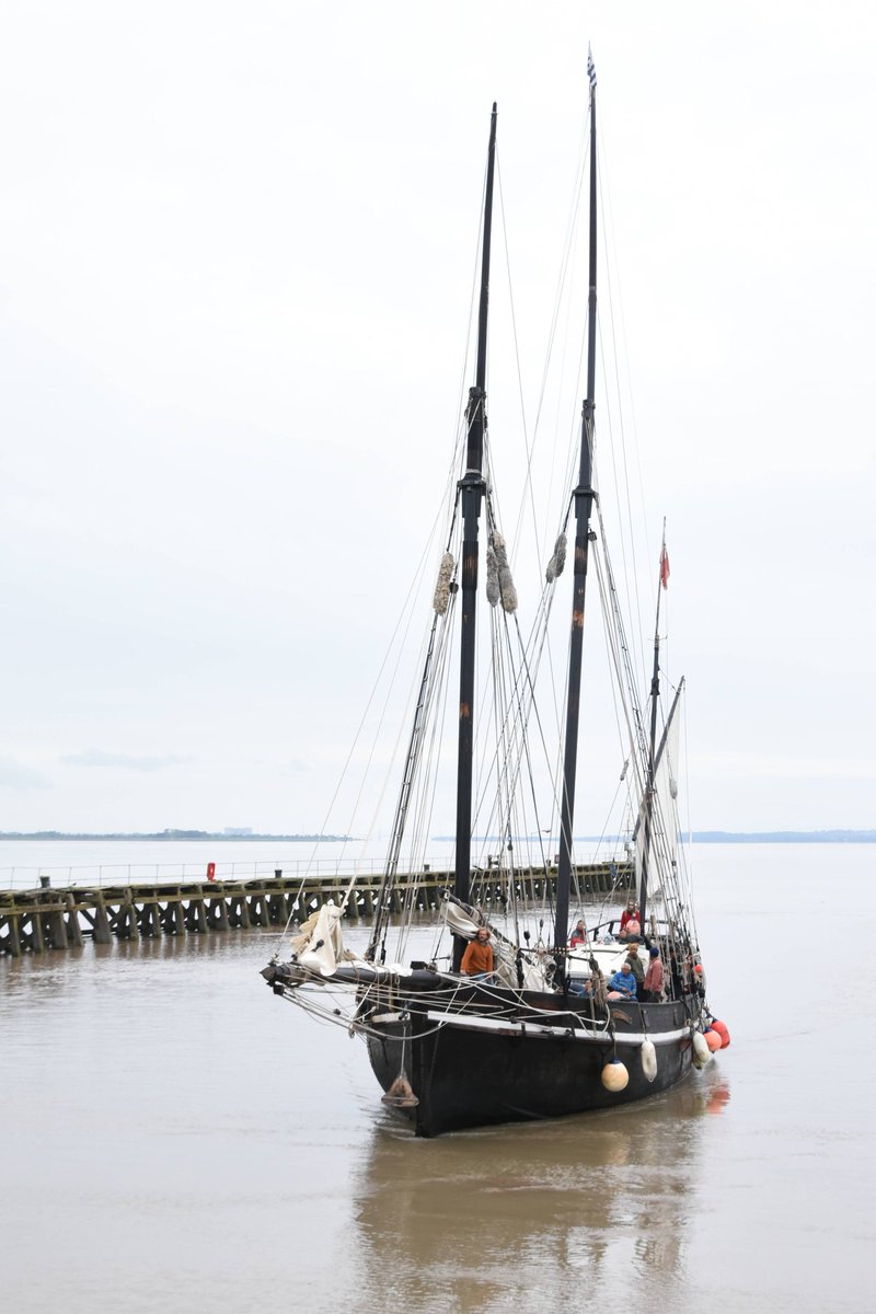 sharpnessmike's tweet image. GRAYHOUND arriving at Sharpness for the Gloucester tall ships 24/5