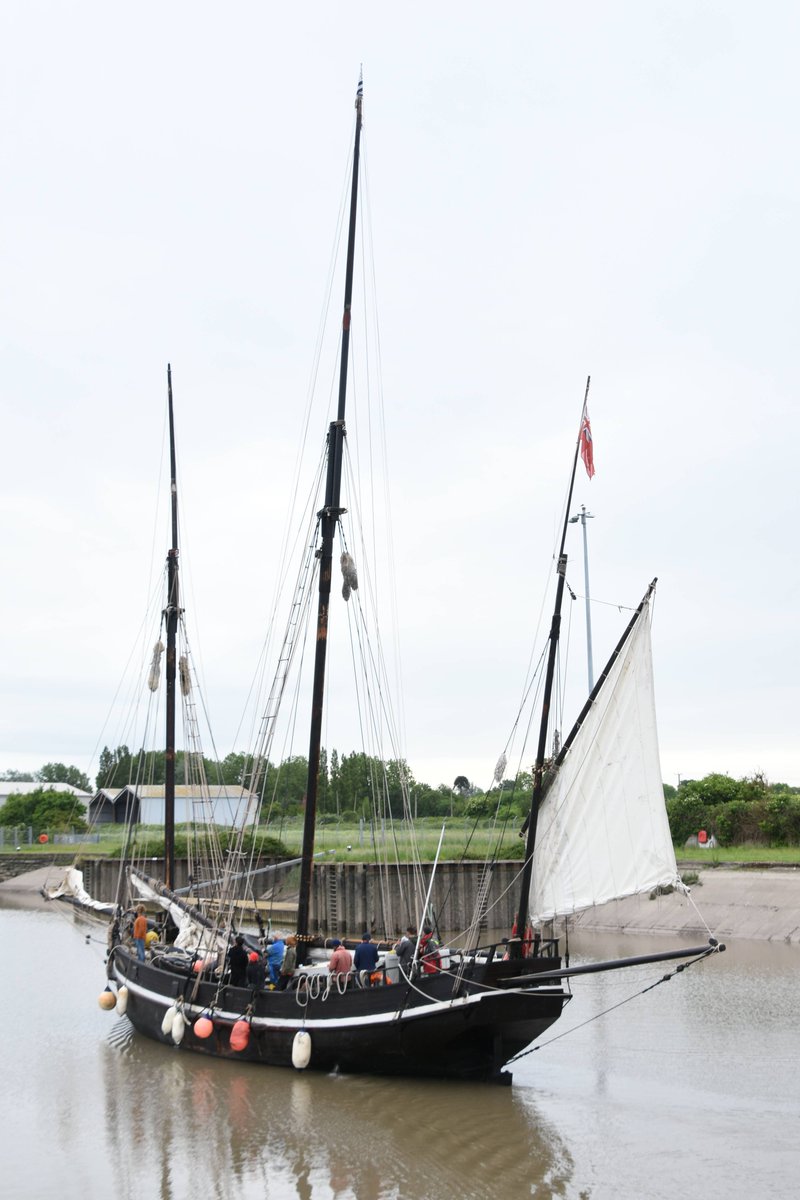 sharpnessmike's tweet image. GRAYHOUND arriving at Sharpness for the Gloucester tall ships 24/5