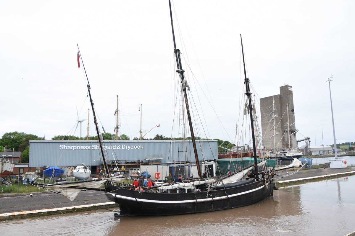 sharpnessmike's tweet image. GRAYHOUND arriving at Sharpness for the Gloucester tall ships 24/5