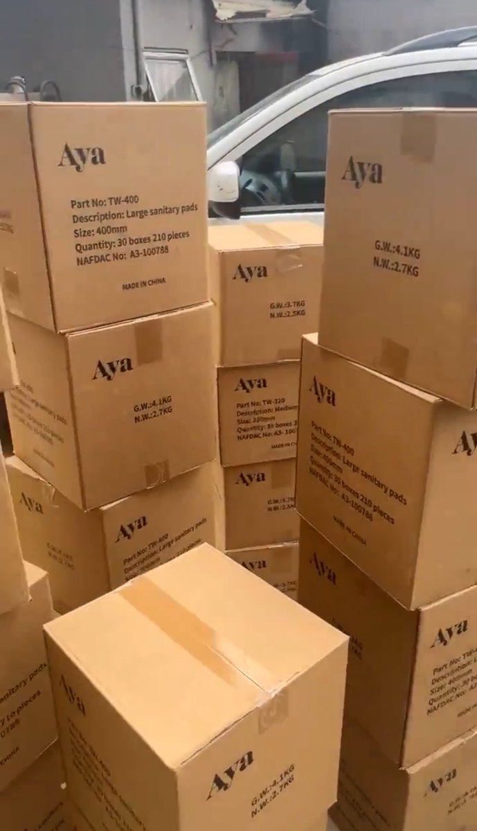 if you can see this, please retweet i’m trying to meet my target🙏
aya pads are now available for immediate delivery 🤗

medium and large each now go for 750 naira, while a carton is 18,000 and 22,500 naira respectively.

wholesale price for large is 21,600 and MOQ is 10 cartons.