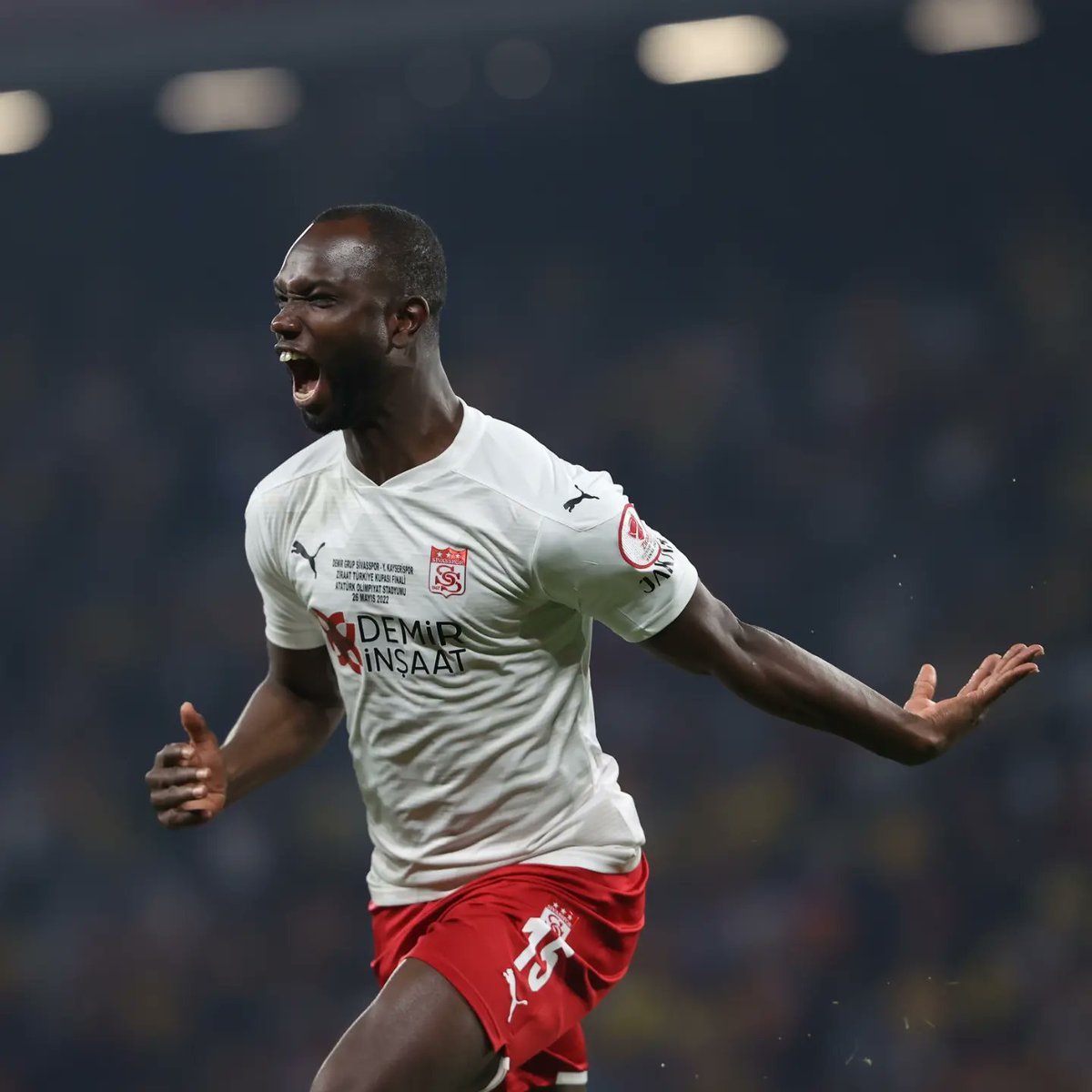 Sivasspor's tweet photo. Tarihte Bugün - 26 Mayıs 2022 🏆

Unutulmaz finalde golleri atarak Yiğidoları sevince boğan isimler 🌟

🚀 #AaronAppindangoye 
🚀 #MaxGradel
🚀 #MoussaKonate https://t.co/VZLCEpzTSM
