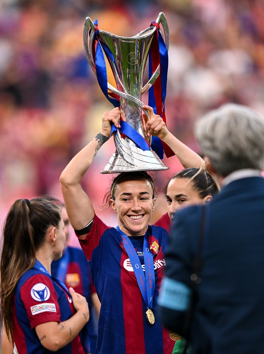 ✨🏆 @LucyBronze 🏆✨ #UWCLfinal | #UWCL