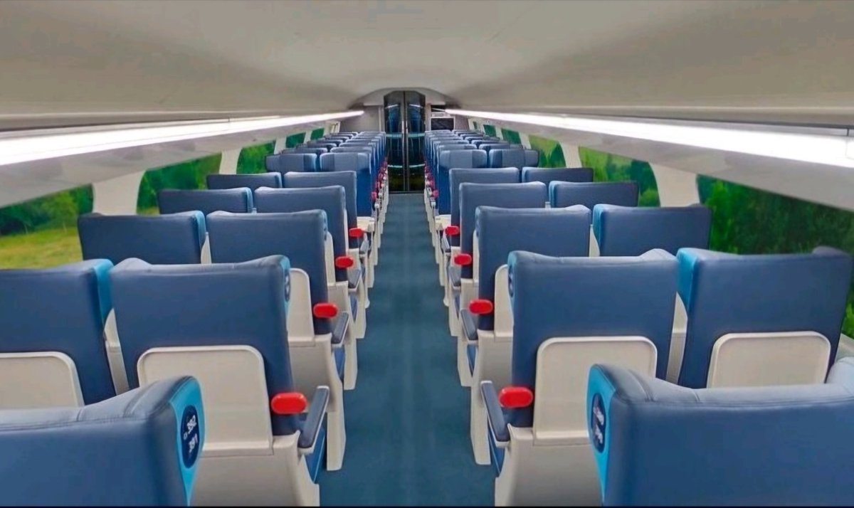 TrainFlyVideo's tweet photo. 👀J'ai découvert les nouveaux sièges Ouigo💺✨️ en VR et en réel à VivaTech Paris. Ils promettent un voyage plus confortable et éco-responsable 🌱♻️, sans parler de leur design qui est juste Waouaw 🎨😍👌.
#Ouigo #SNCFVoyageurs #SNCF #VivaTech #Innovation #VoyageConfortable https://t.co/5yriA2MeWe