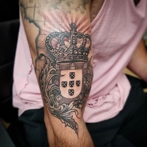 enculux's tweet photo. avis sur mon tatouage ? #teamsumol #tremoços #francesinha https://t.co/LWo6sCF2A7