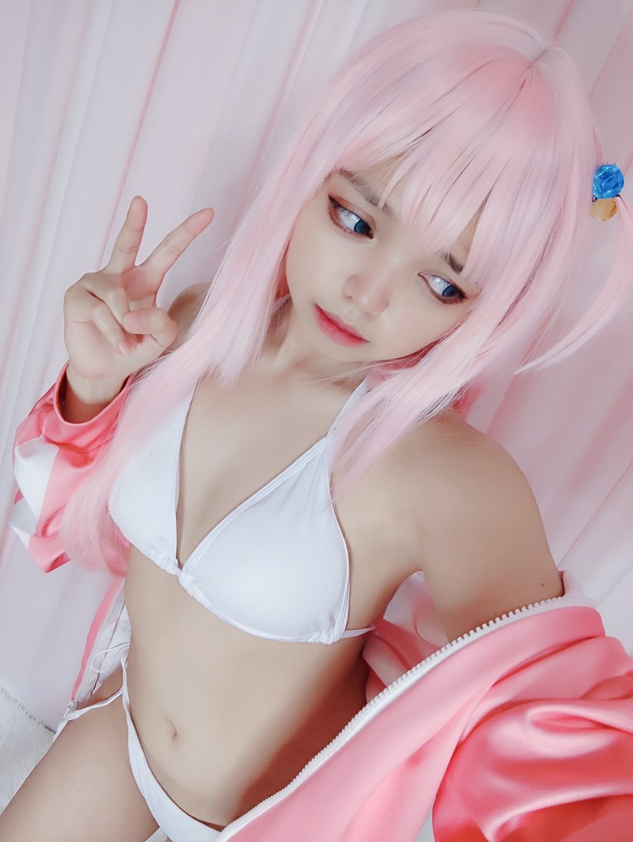 Jiroux_Clark's tweet photo. Mumumumumumumu

#BocchiTheRock #ぼっち・ざ・ろっくです #Bocchi #cosplay https://t.co/L9dNsLHmv5