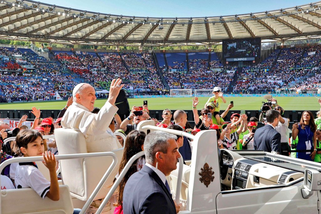 Boomerissima's tweet photo. Sabato pomeriggio Rai1:
#LineaVerdeSentieri
1445 11.1%
#PassaggioANordOvest
918 7.8%
#PapaFrancesco
1207 11.8%
#ASuaImmagine (9minuti)
1547 15.3%
#leredita week-end
2264 20.4% + 3105 24%
#AscoltiTv https://t.co/Pfym8BZlQx