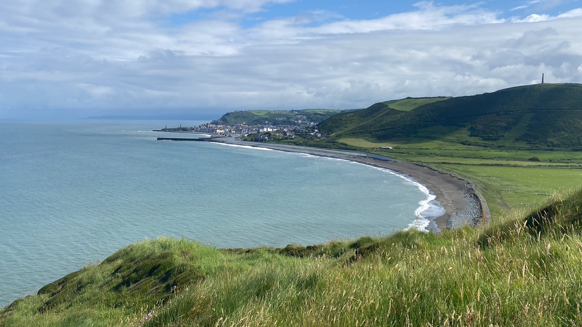 hanshare's tweet photo. A nice Aber view to start your day with ๐
#Aberystwyth #AberLife #PenDinas #TanyBwlch https://t.co/xtG48EBAxc