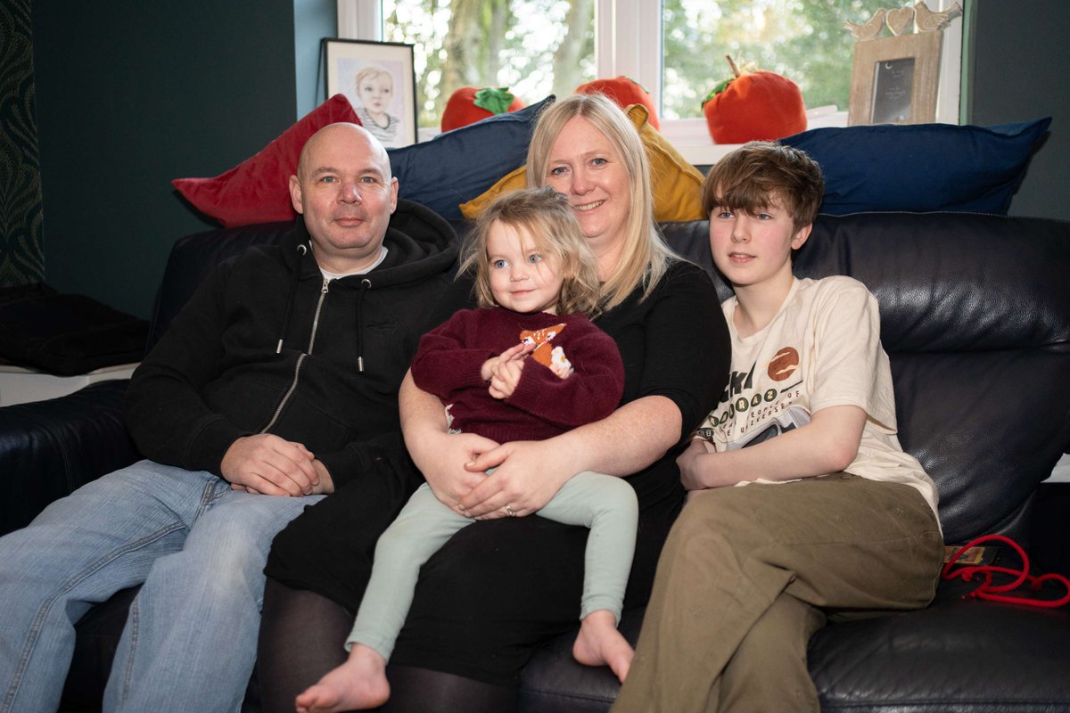 RainbowTrustCC's tweet photo. Today @GylesB1 will present our BBC Lifeline Appeal at 14.05 on BBC One. Hear from parents Shailza, Laura &amp; Ben, Terry &amp; Cheryl &amp; how YOU can help! Watch again on BBC Two Friday 31 May at 08:50. 

Learn more: https://t.co/VOZ7hBz9pc 

#RainbowTrust #BBCLifelineAppeal https://t.co/NzN0ADO09P