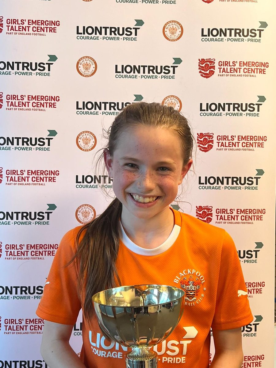 ⭐ Success Sunday ⭐ Congratulations to Georgia for winning our final Trainer of the Week trophy of the season in our FA Girls Emerging Talent Centre. Her technical skills are improving massively 🧡 Thank you @Liontrustheroes for your support